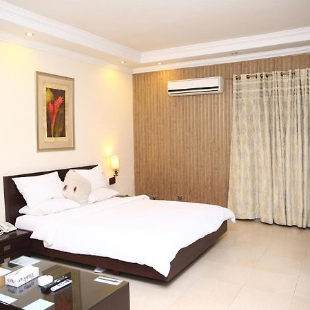 Hotel Safari Club 3 Bahria Town Rawalpindi Esterno foto
