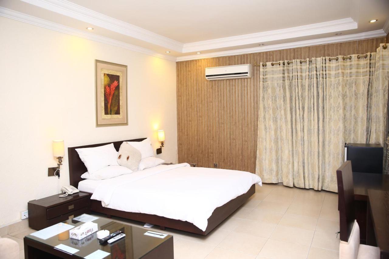 Hotel Safari Club 3 Bahria Town Rawalpindi Esterno foto
